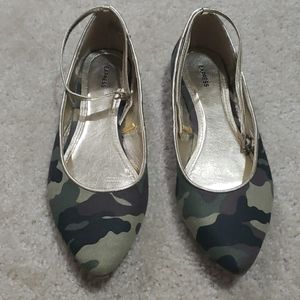 Camo flats